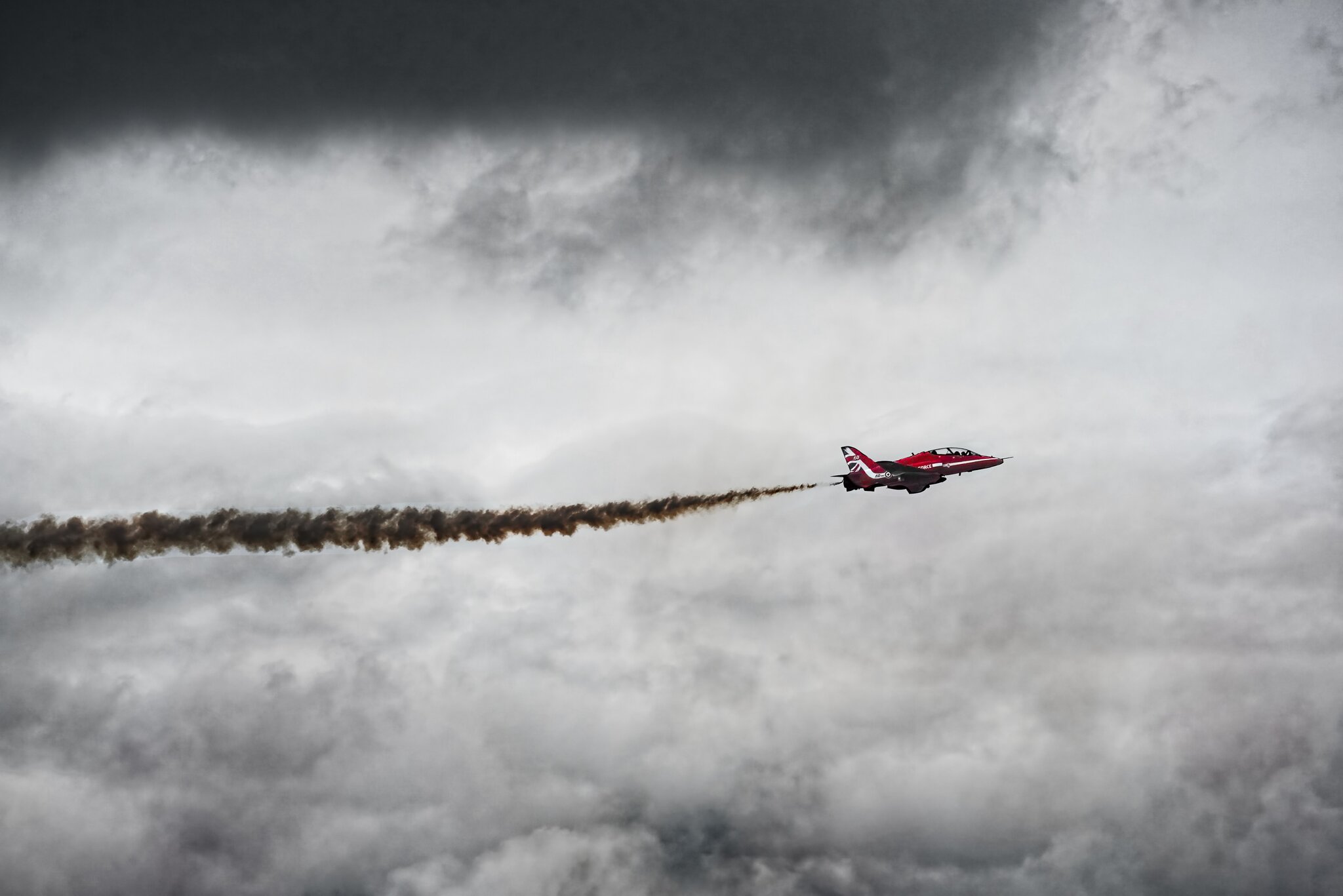 24S07833Cosford red arrows.jpg