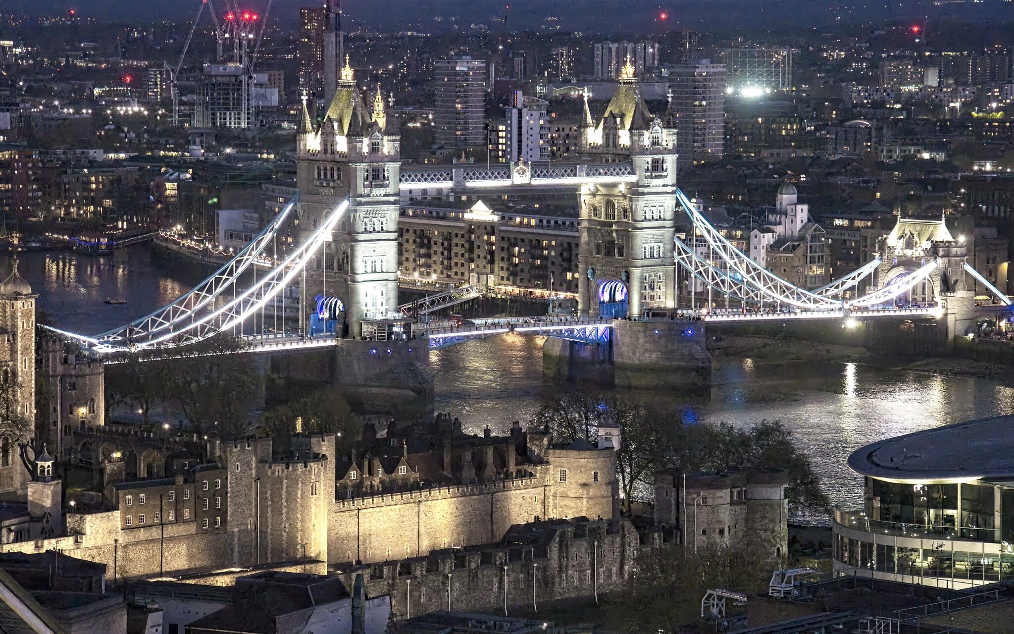 25A00679LONDON tower bridge night.jpg