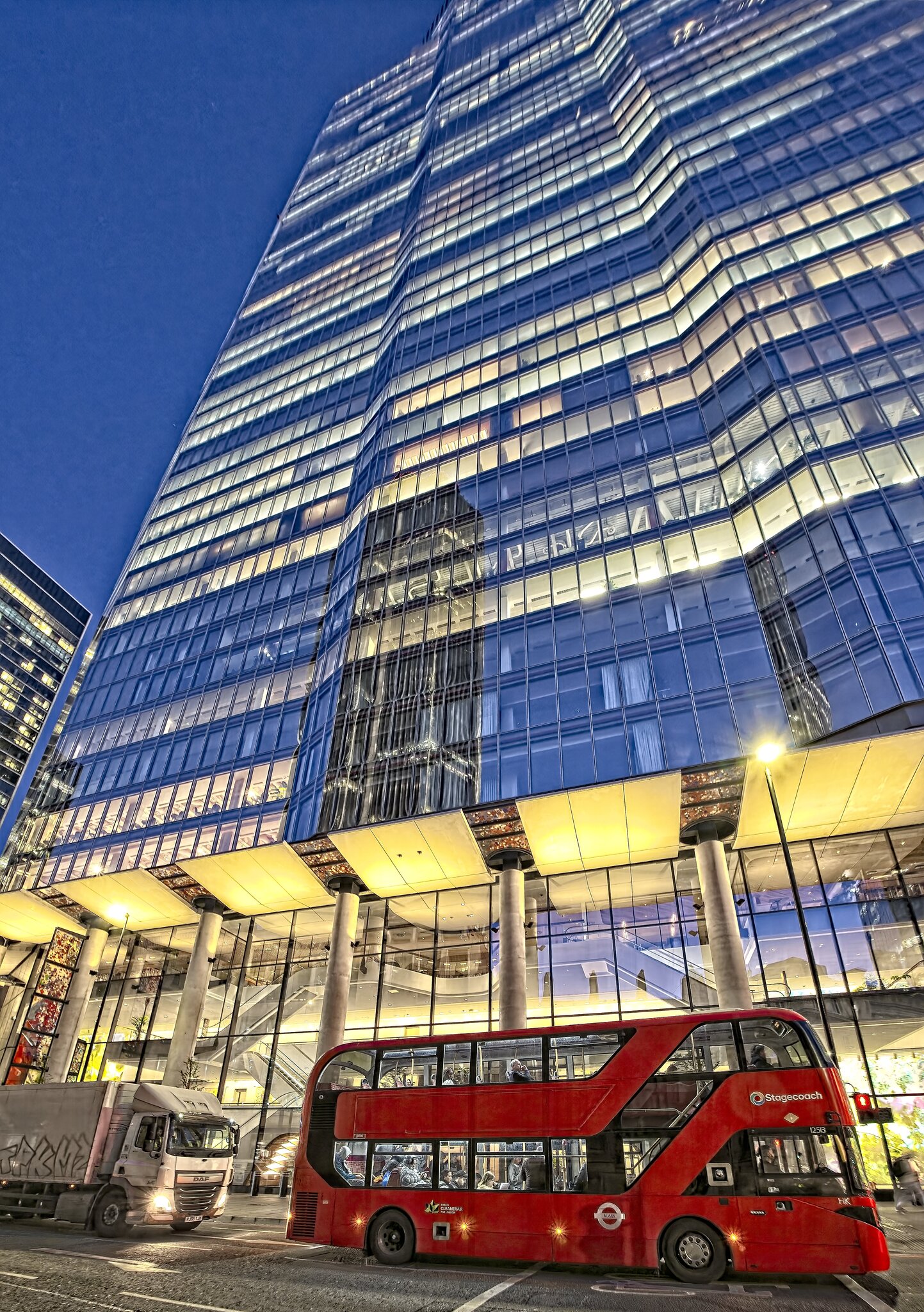 25A00910LONDON night.jpg