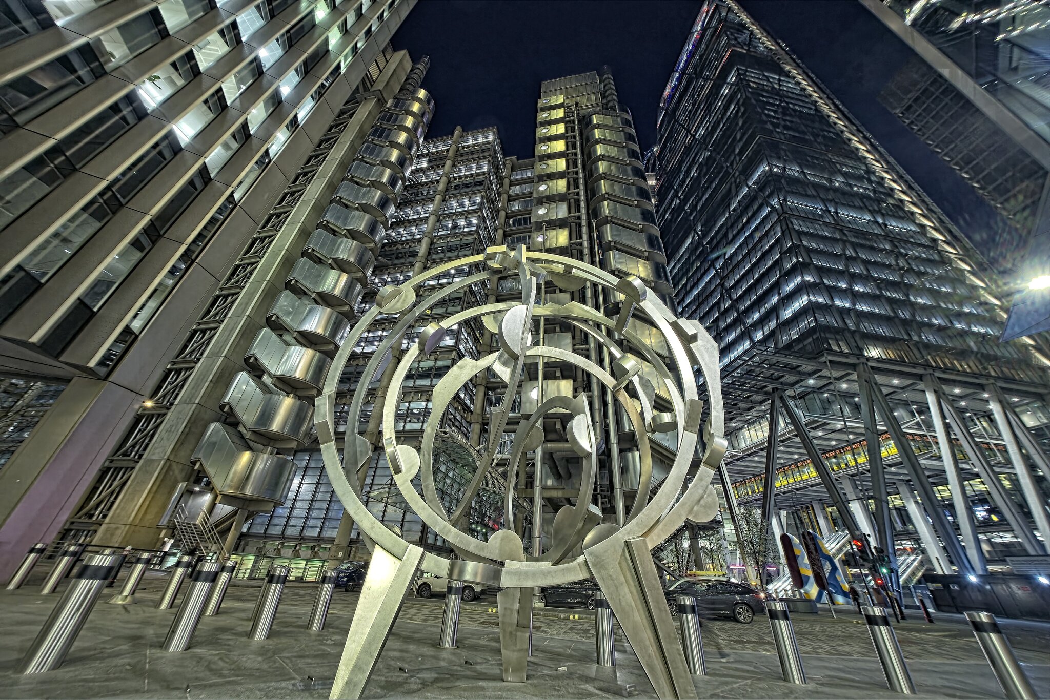 25A00920LONDON skyscrapers night.jpg