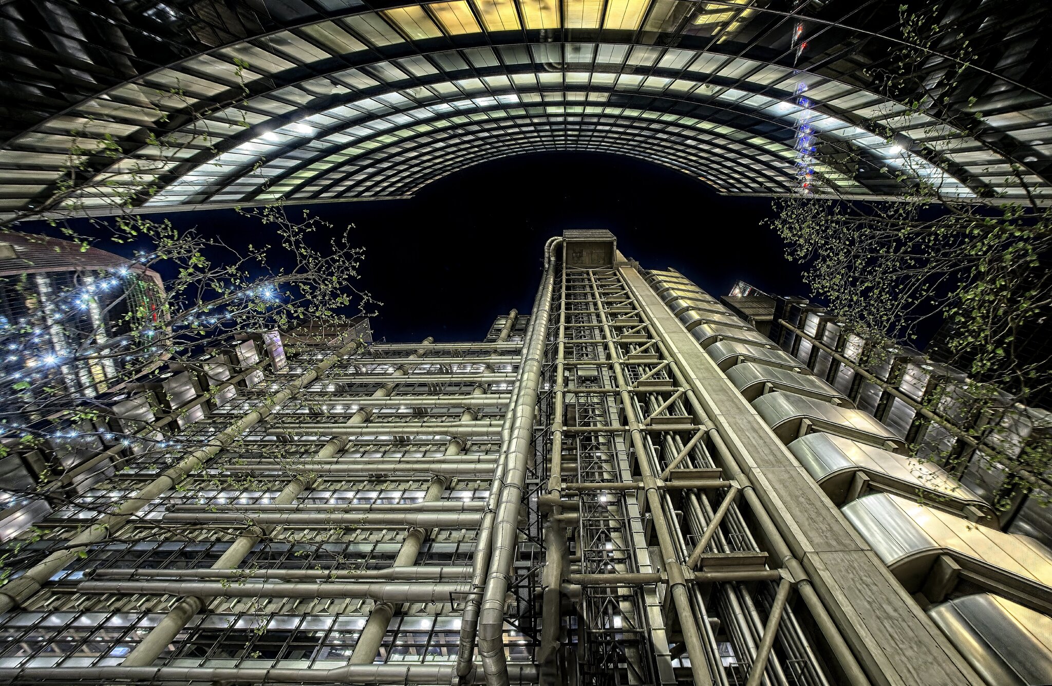 25A00926LONDON skyscrapers night.jpg