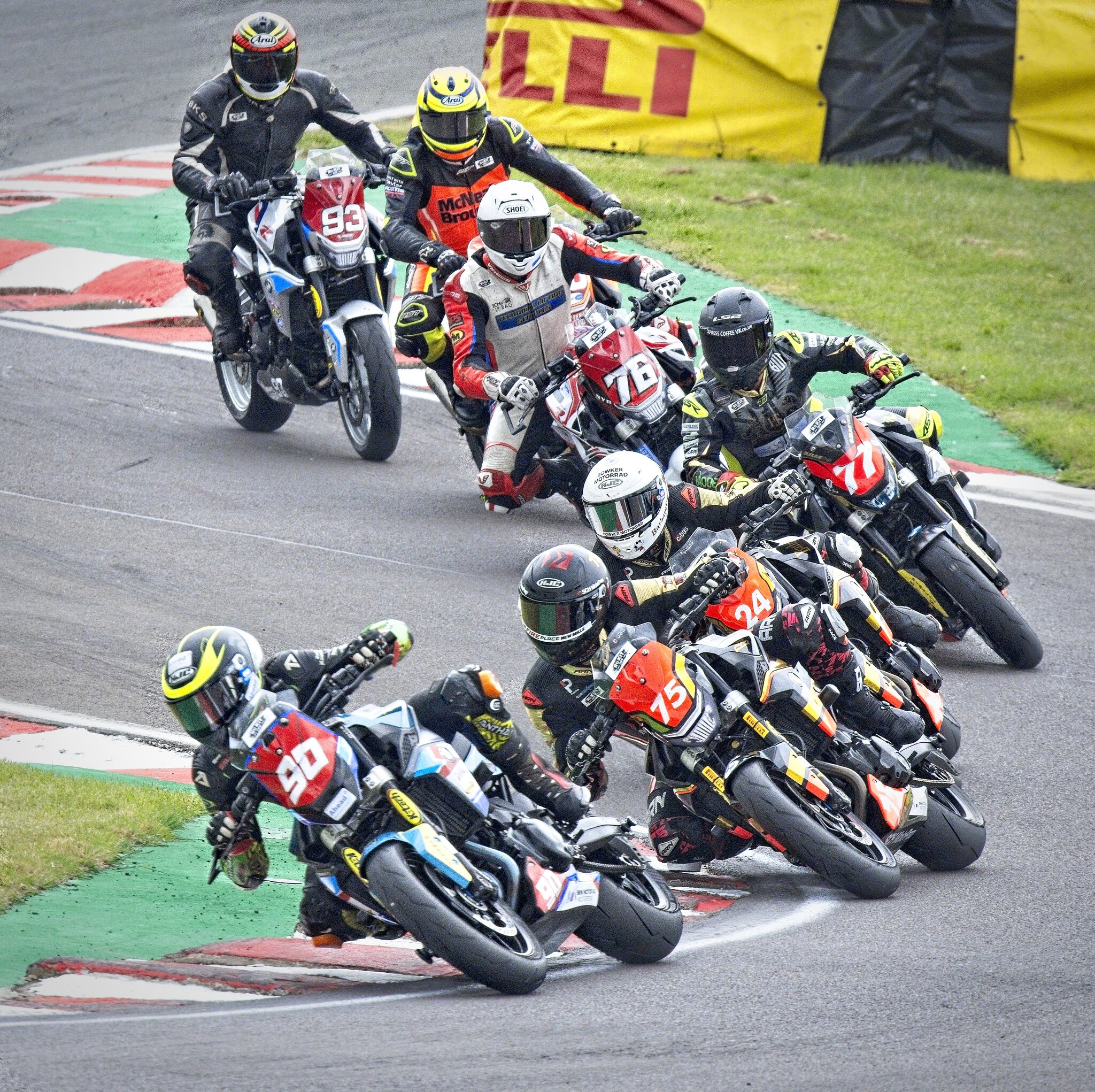 25A02103Oulton.jpg