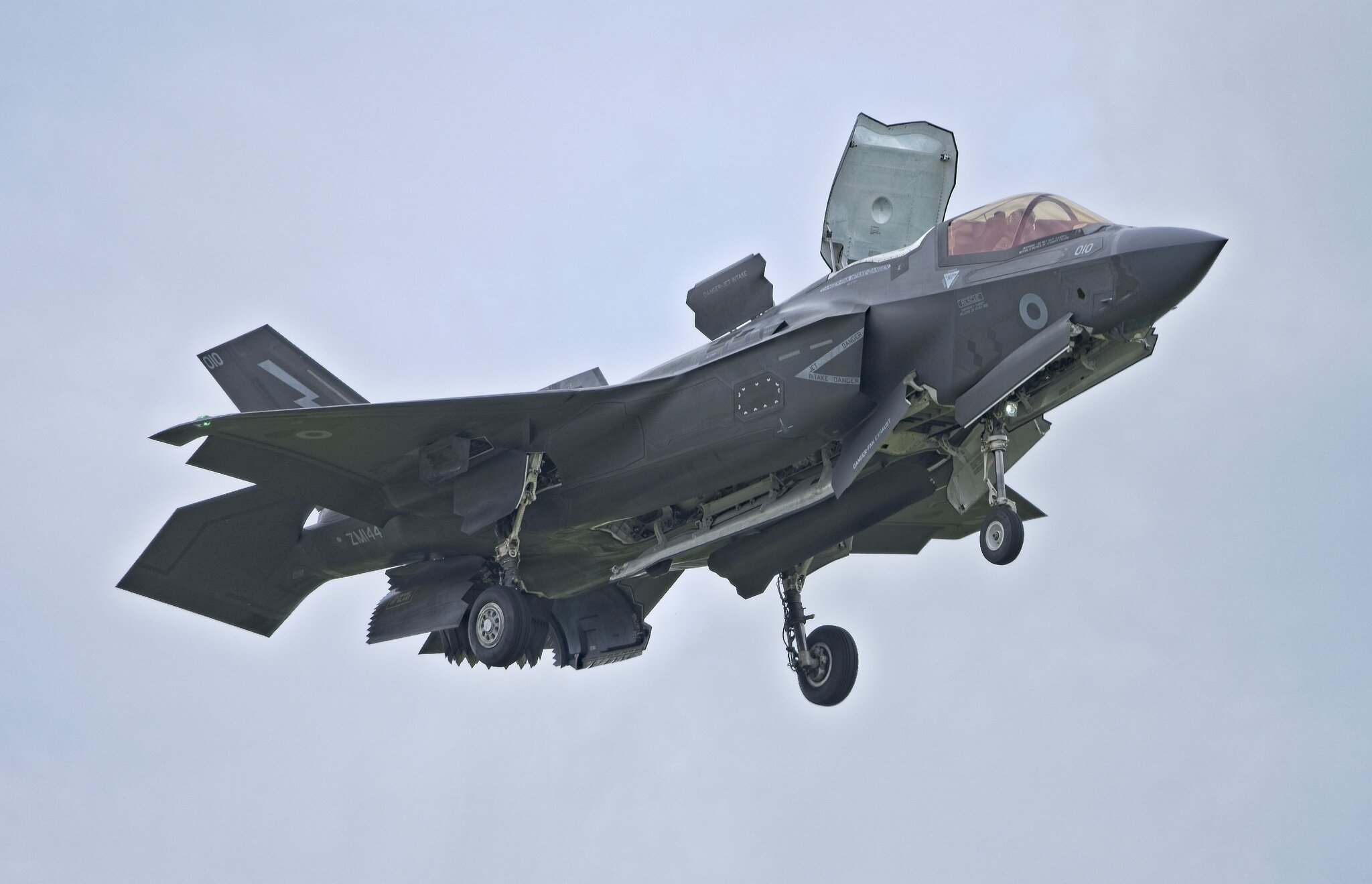 25A06697COSFORD f35.jpg