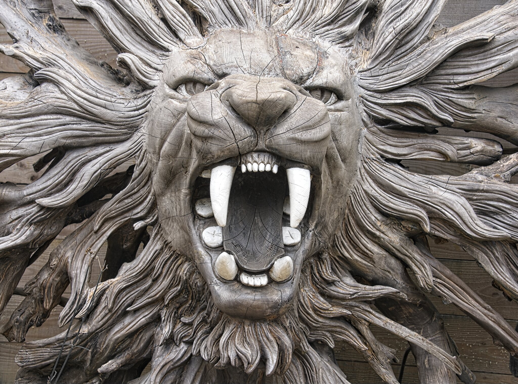 25S00088LONDON sculpture.jpg