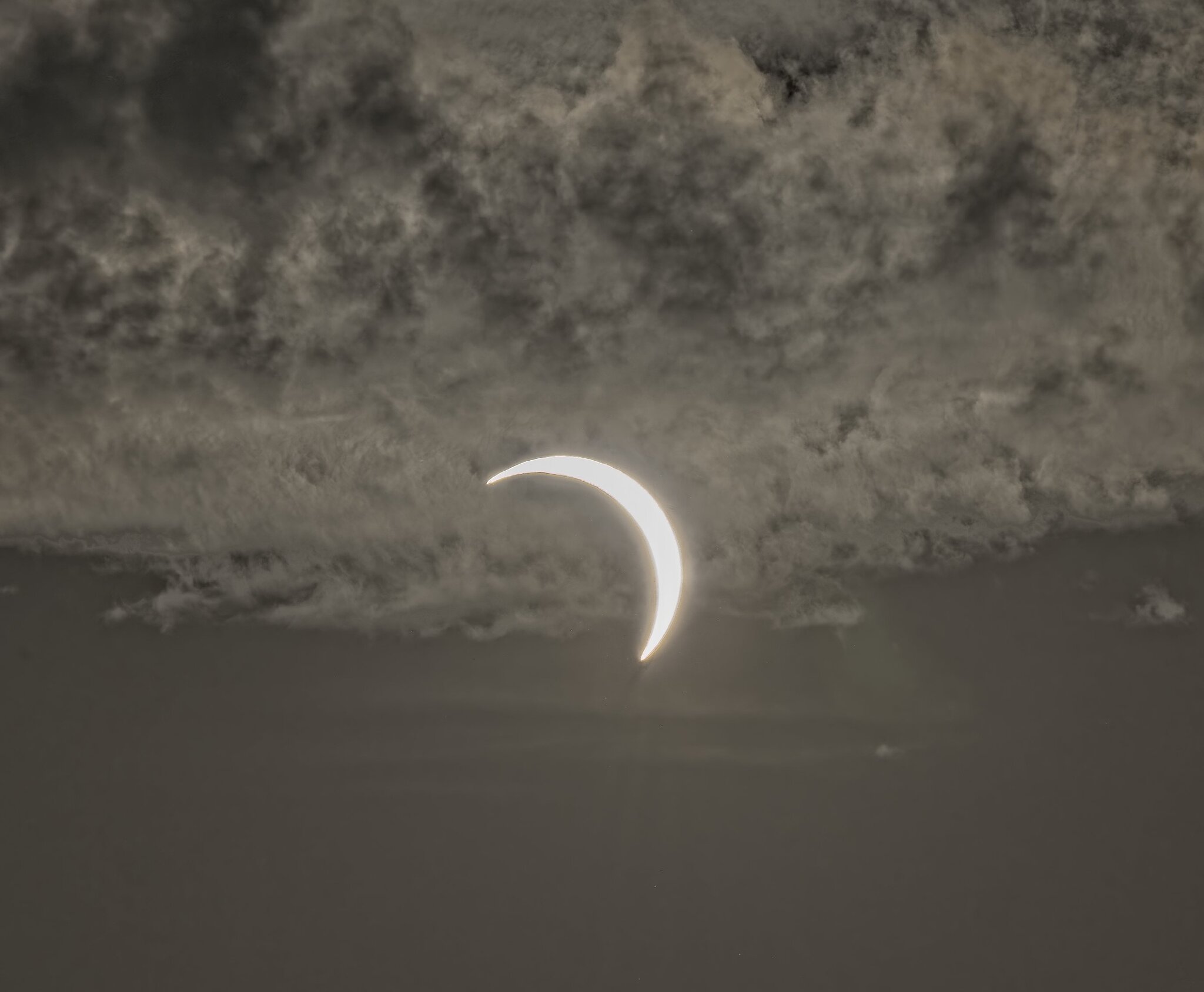 26A09011eclipse.jpg