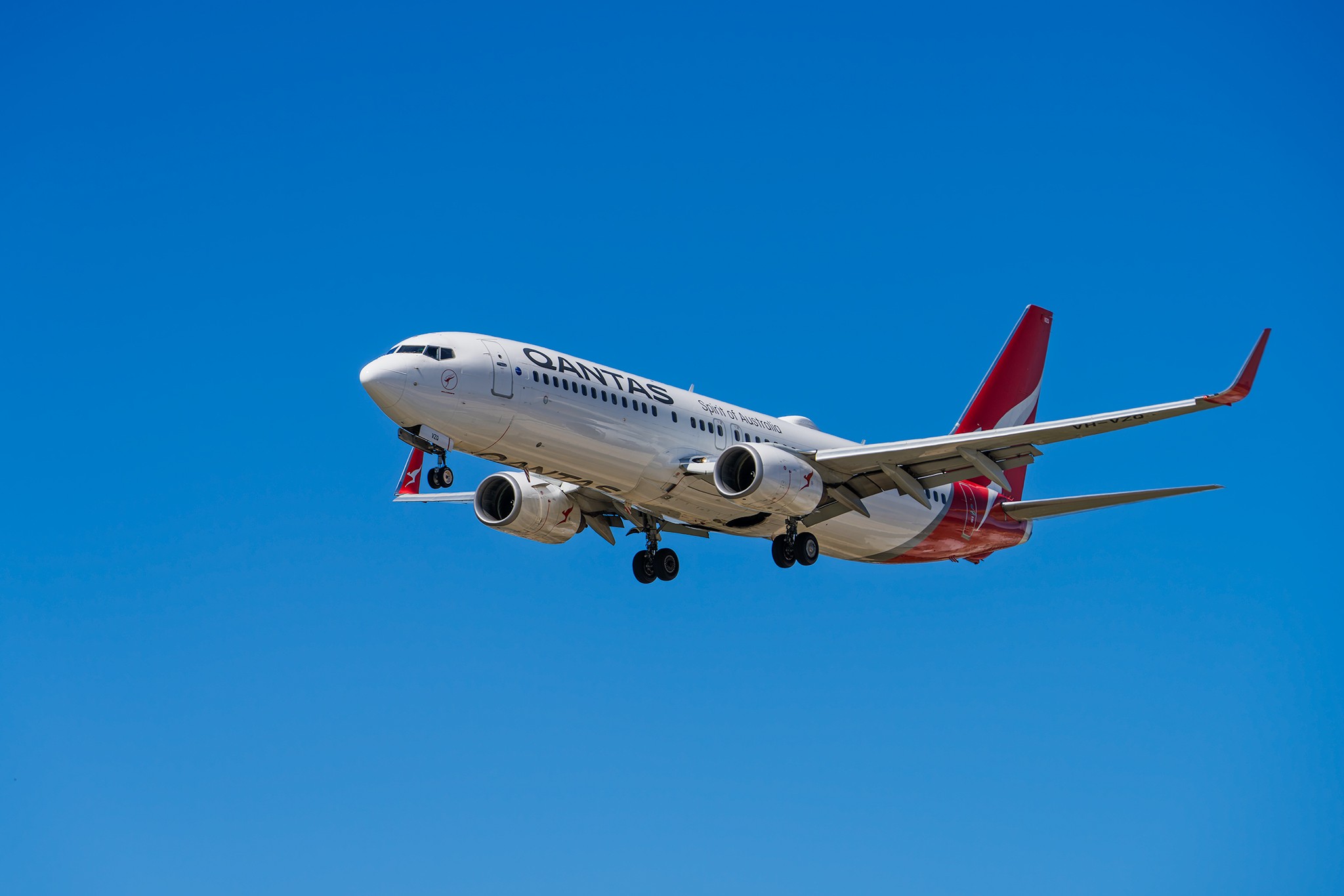 _7RV4567_QANTAS_Boeing_B737_700.jpg