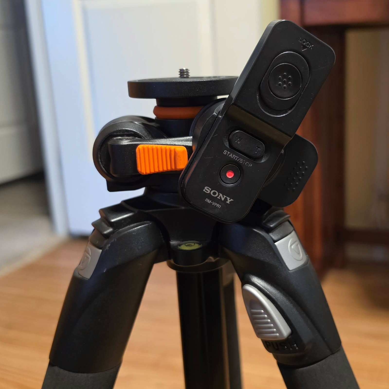 Abeo Tripod W Sony Shutter Release.jpg