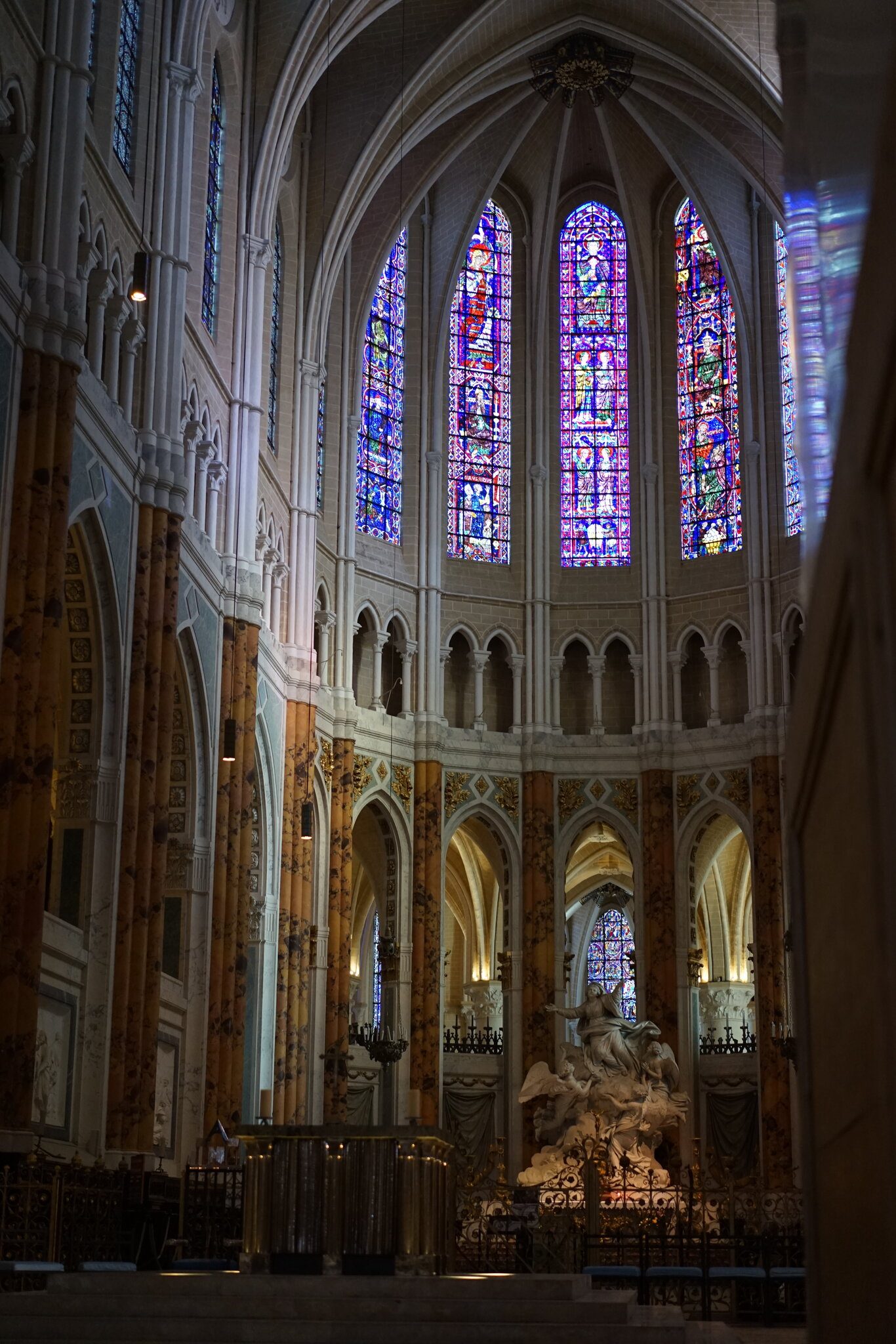 Chartres Main Altar.jpg