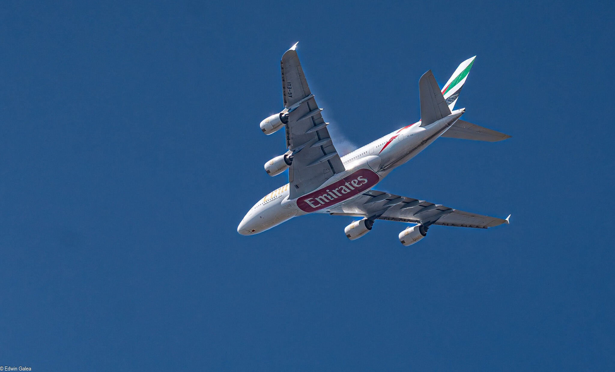 emirates A380 over Greenwich park-2.jpg