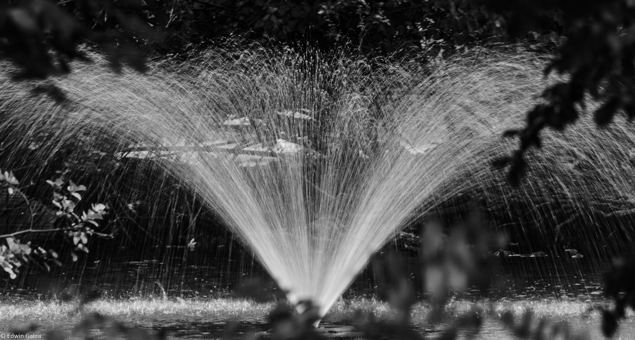 fountain_longexposure_BW_hdr-3.jpg