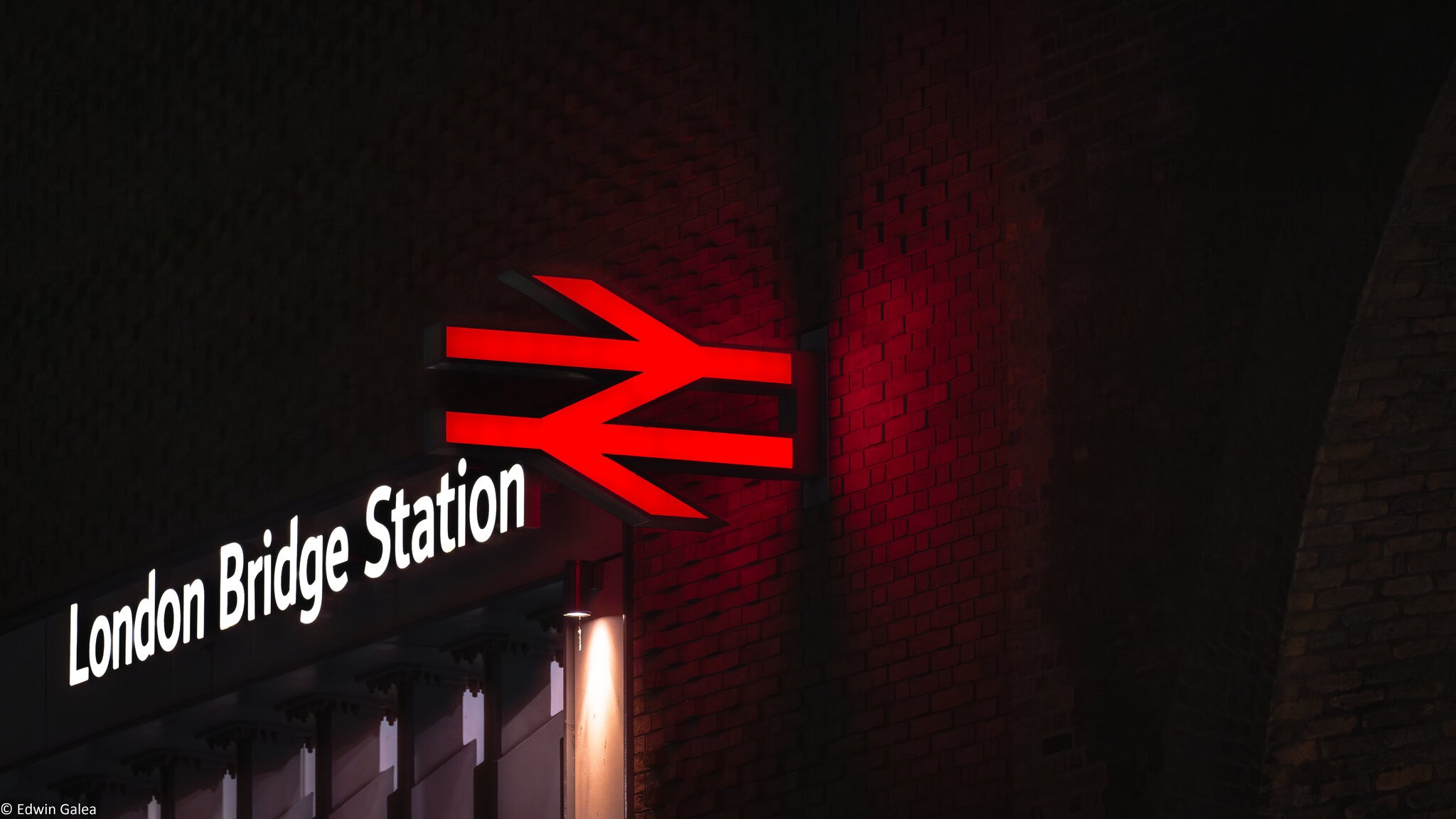 london_bridge_station_logo-1.jpg