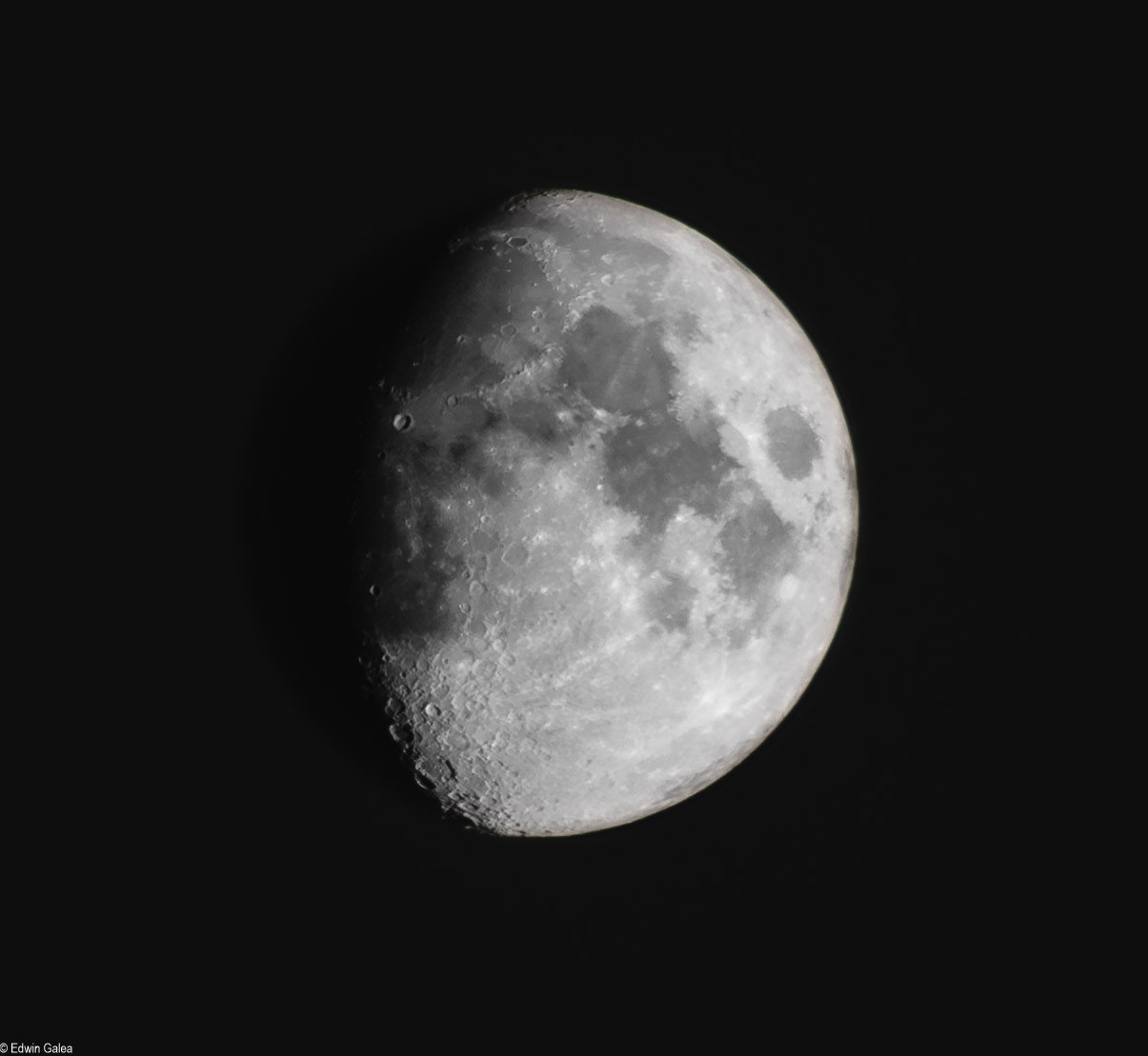 moon_070425_77%-1.jpg