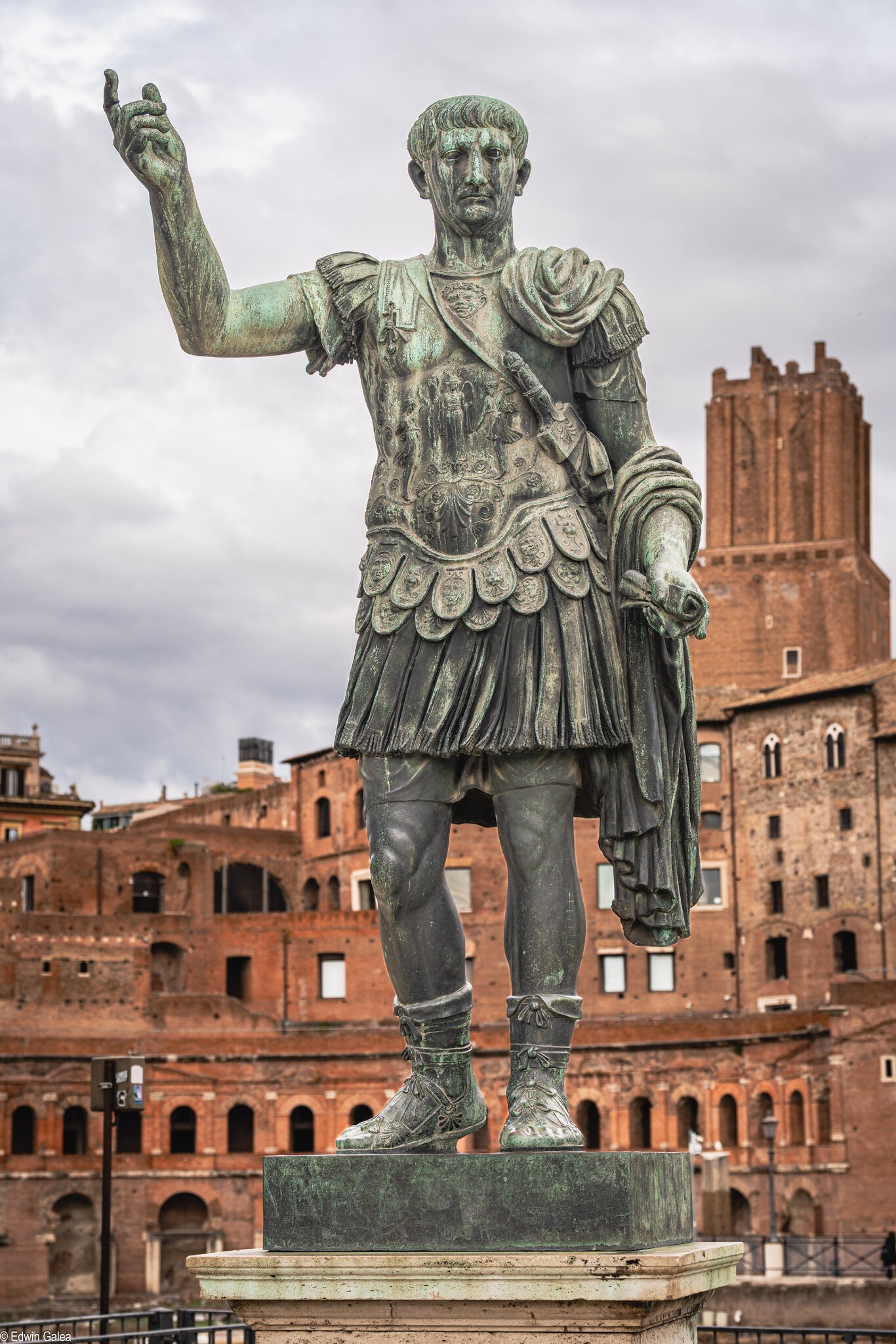 rome_statue-1.jpg
