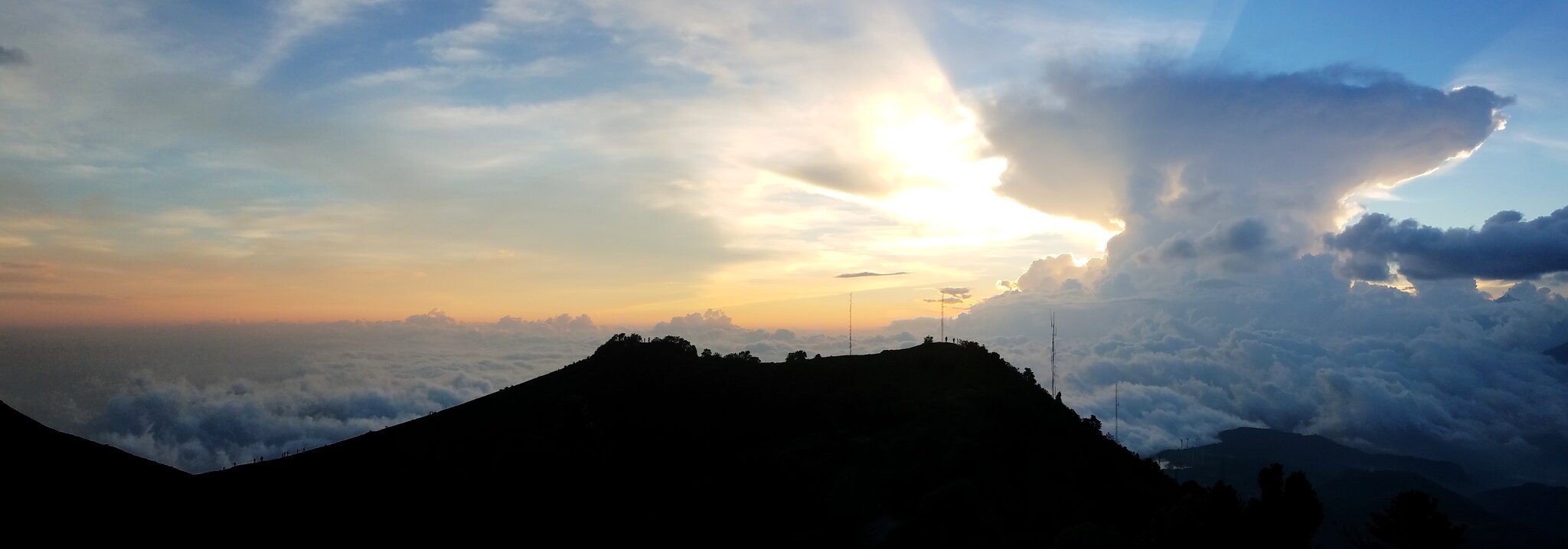 Sunset from summit of Acatenago pan view - galaxy s5.jpg