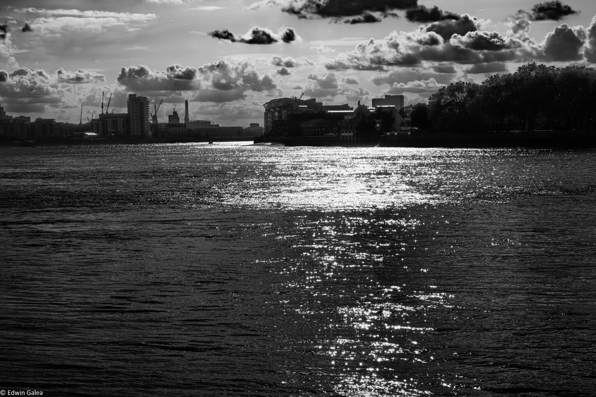 sunset on the river_bw-3.jpg