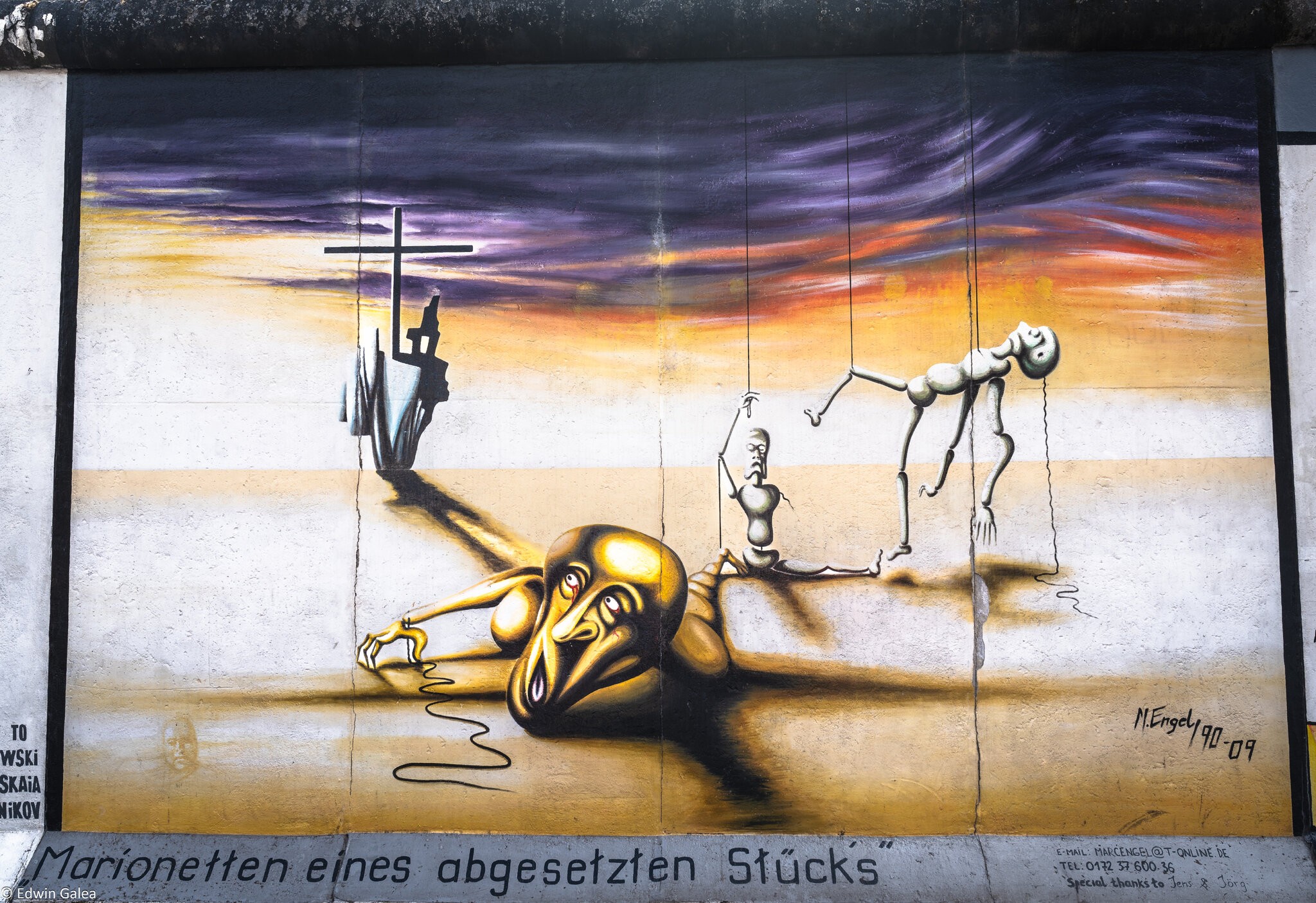 The Wall puppets in a dropped play-5.jpg