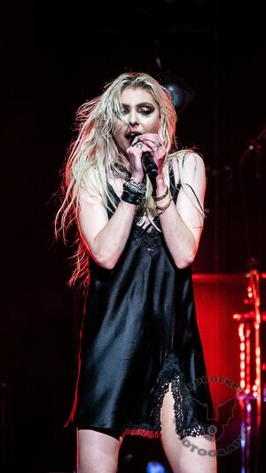 The Pretty Reckless - Lunatic Luau 22-006.jpg