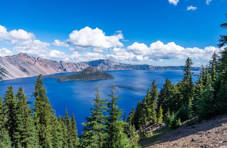 Crater Lake, Oreon-USA.jpg