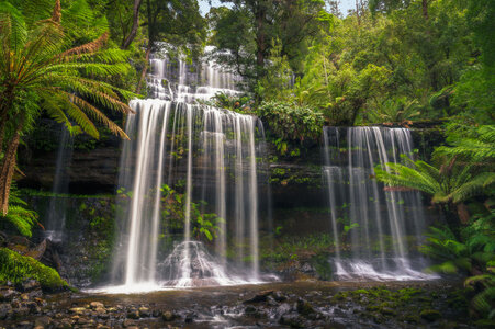 _7RV7466_Russell_Falls.jpg