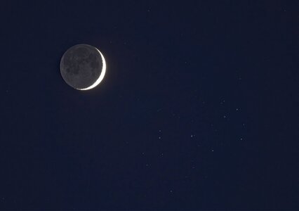 26A04556Moon and Pleiades 190426.jpg