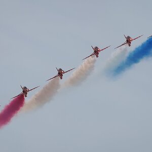 Red Arrows 2022.jpg