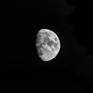 moon_bw_3nov22-2.jpg