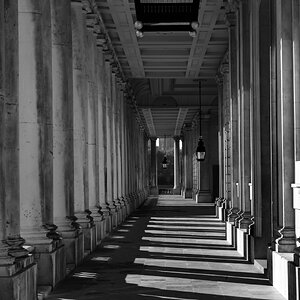 queen mary cloisters_bw-2.jpg