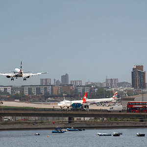 embraer_190SR_G-LCYL-2.jpg