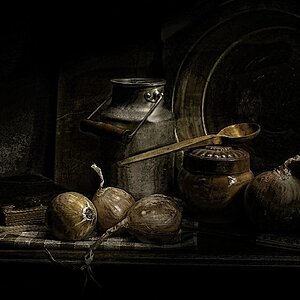 still-life-with-onions-4876410_1920.jpg