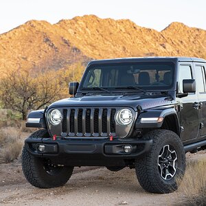 Gladiator on Sierrita Mtn Road.jpg