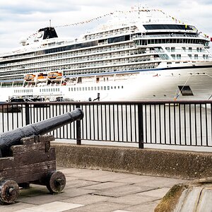 greenwich_cruiseship-2.jpg