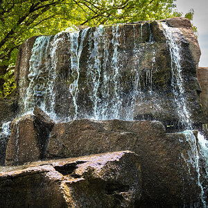 menders_garden_waterfall-4.jpg