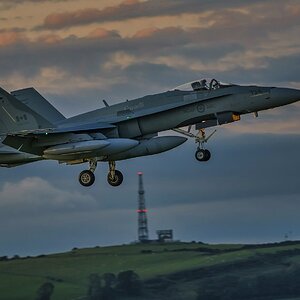 F18 Late Arrival @ Prestwick Lum4.jpg