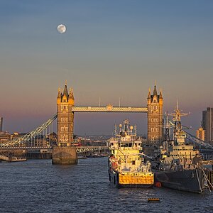 25A00663LONDON tower bridge night.jpg