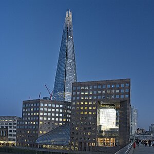 25S00204LONDON skyscrapers.jpg