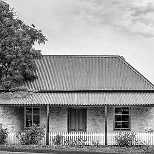 _7RV5514_Old_Normanville_Cottage.jpg