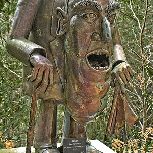 25A00769LONDON sculpture.jpg