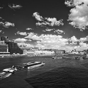 DSC04138LONDON thames.jpg