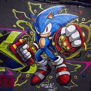 25A00722LONDON grafitti.jpg