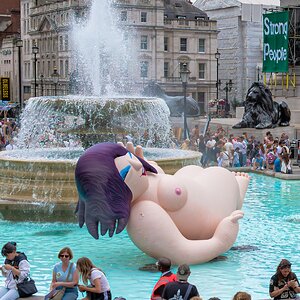 trafalgar square party-3.jpg