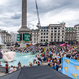 trafalgar square party-1_edited2.jpg