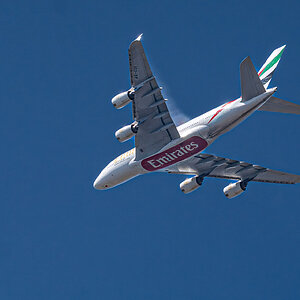 emirates A380 over Greenwich park-2.jpg