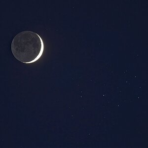 26A04556Moon and Pleiades 190426.jpg