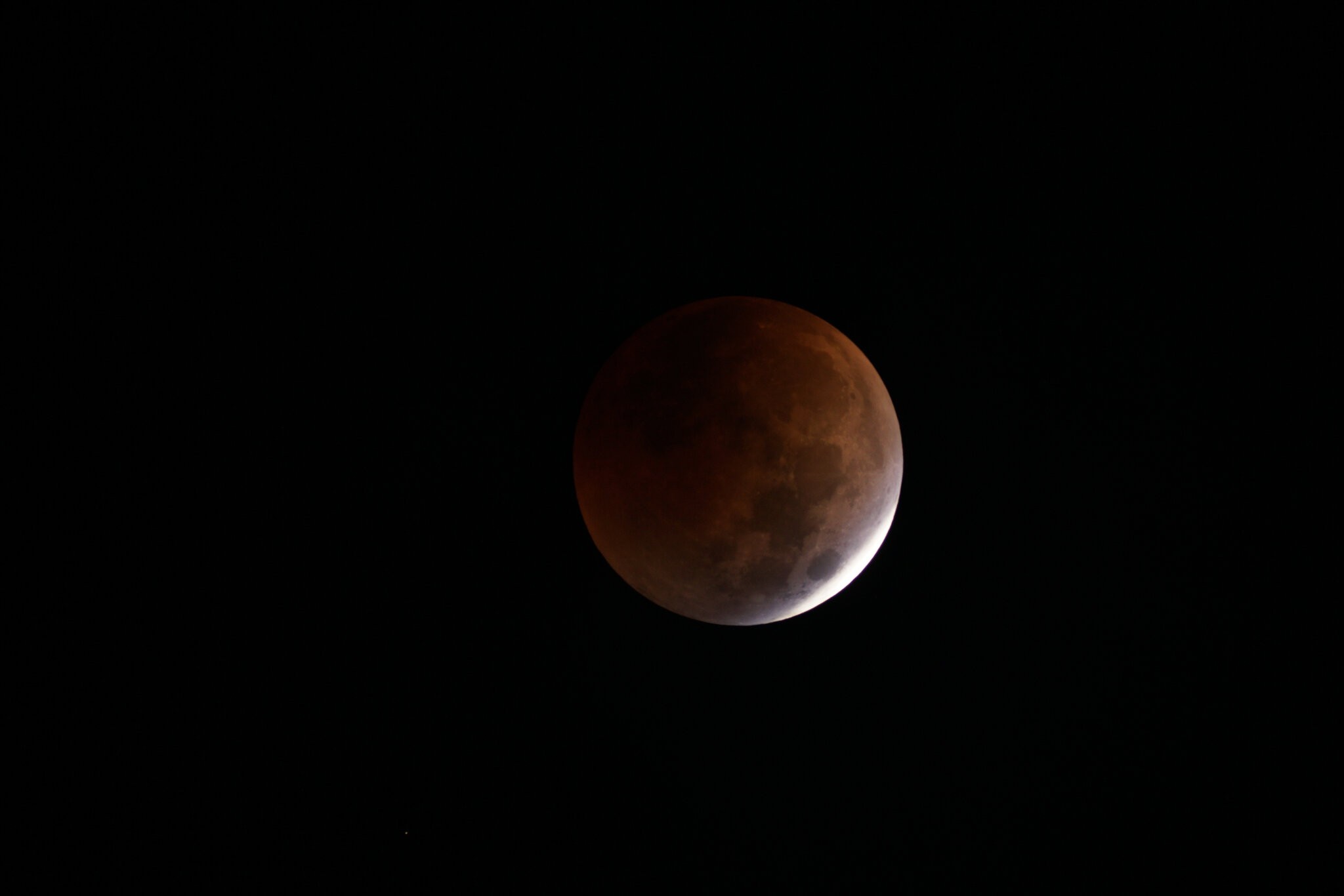 2022Nov8LunarEclipseAlmostTotality.jpg