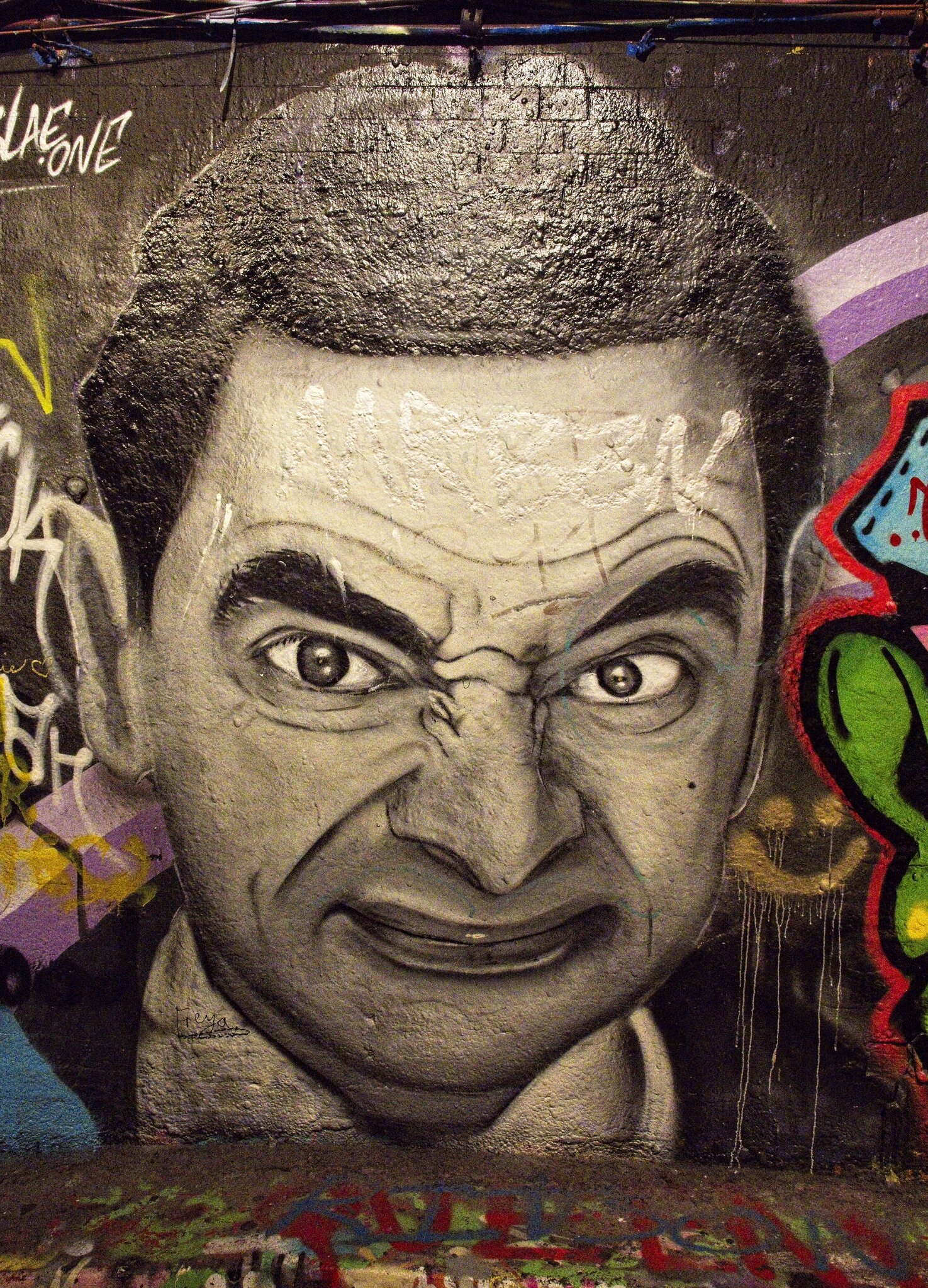 25A00724LONDON grafitti.jpg