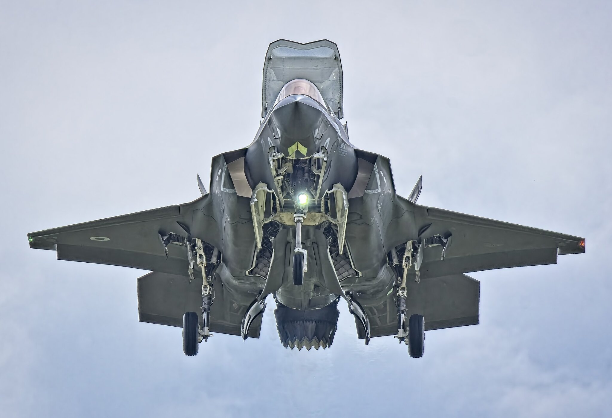 26A04845F35 lightning.jpg