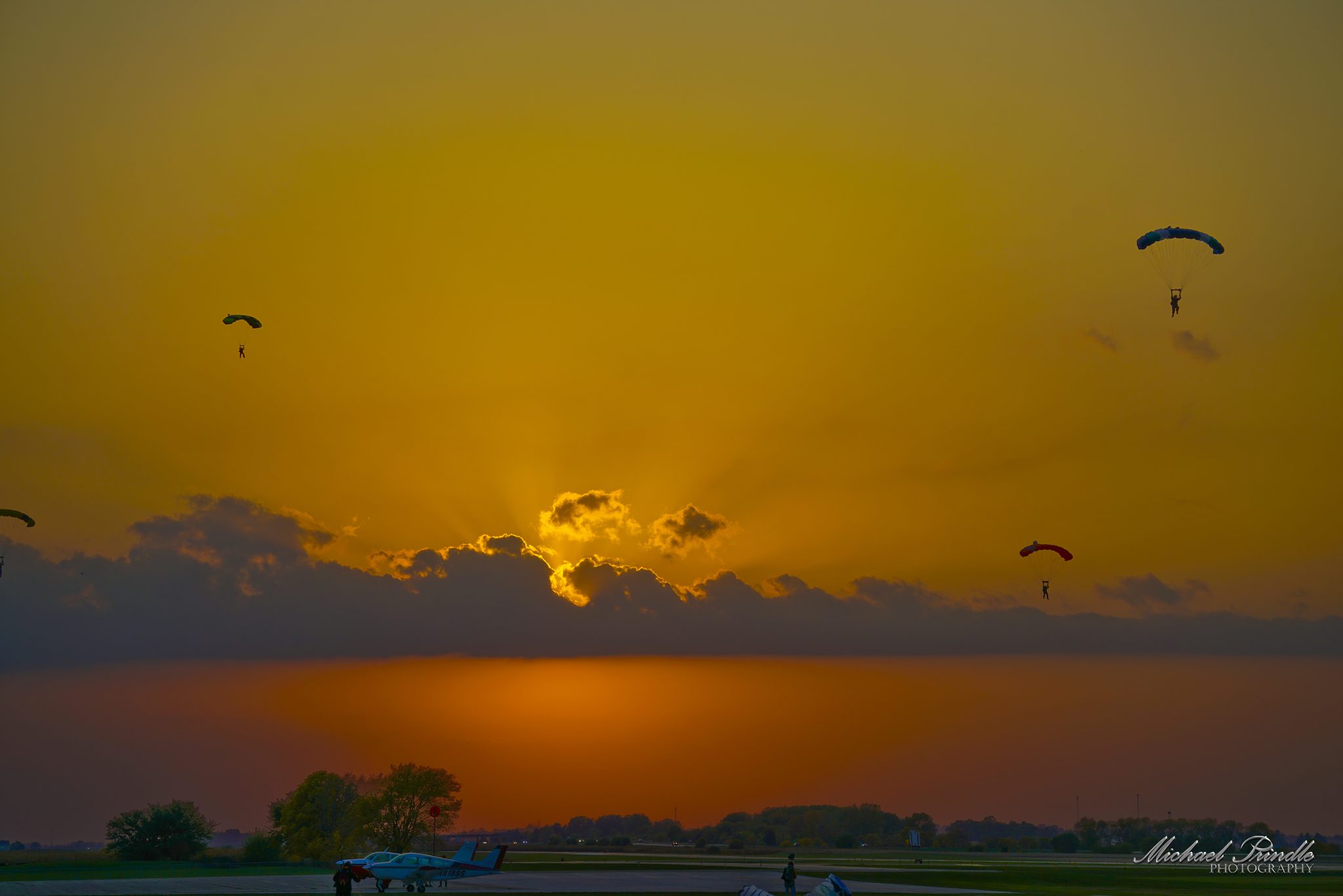 _DSC10202 Sunset Jumpers-sign 2048px.jpg