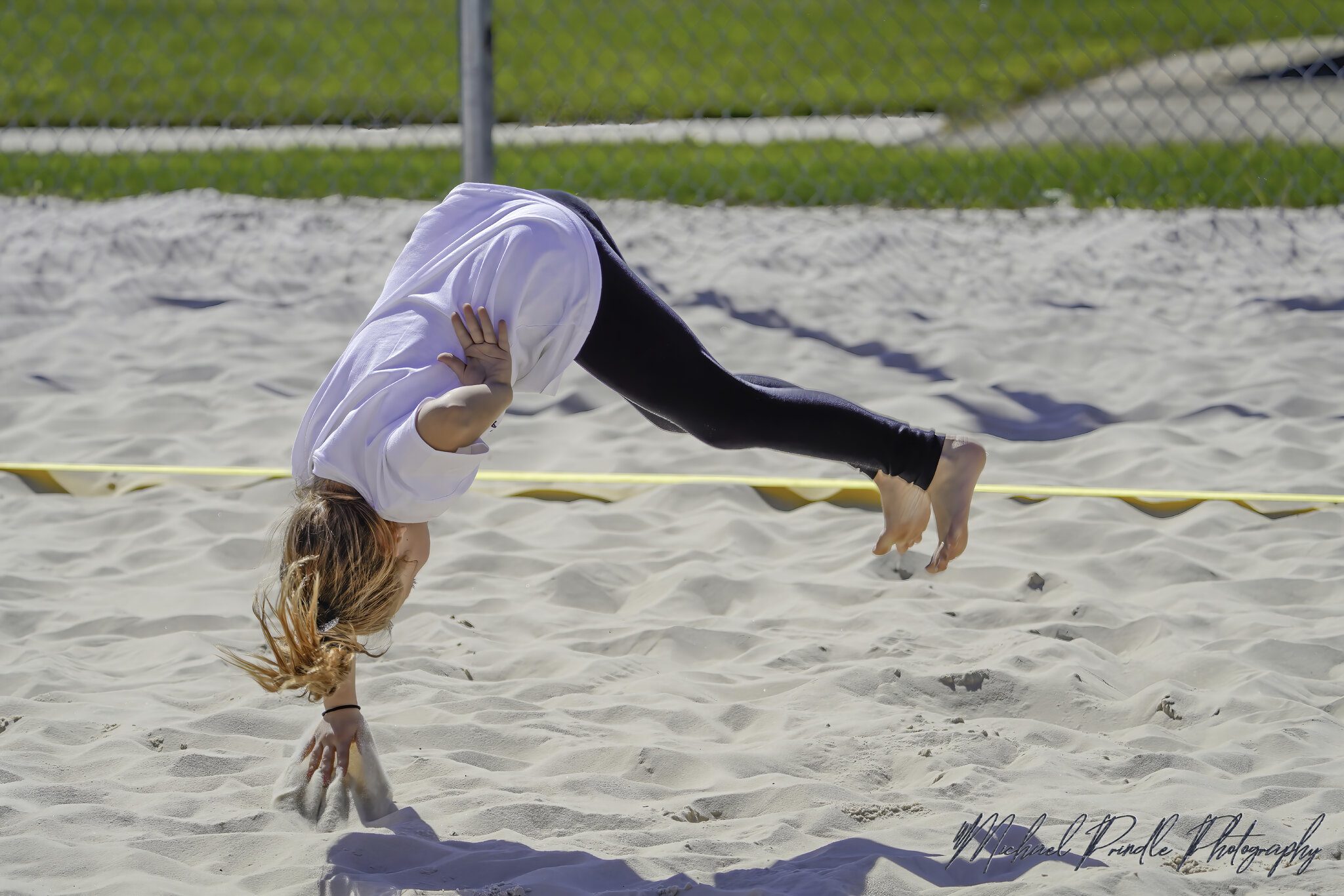 _DSC2873-Girls Handstand-sign.jpg