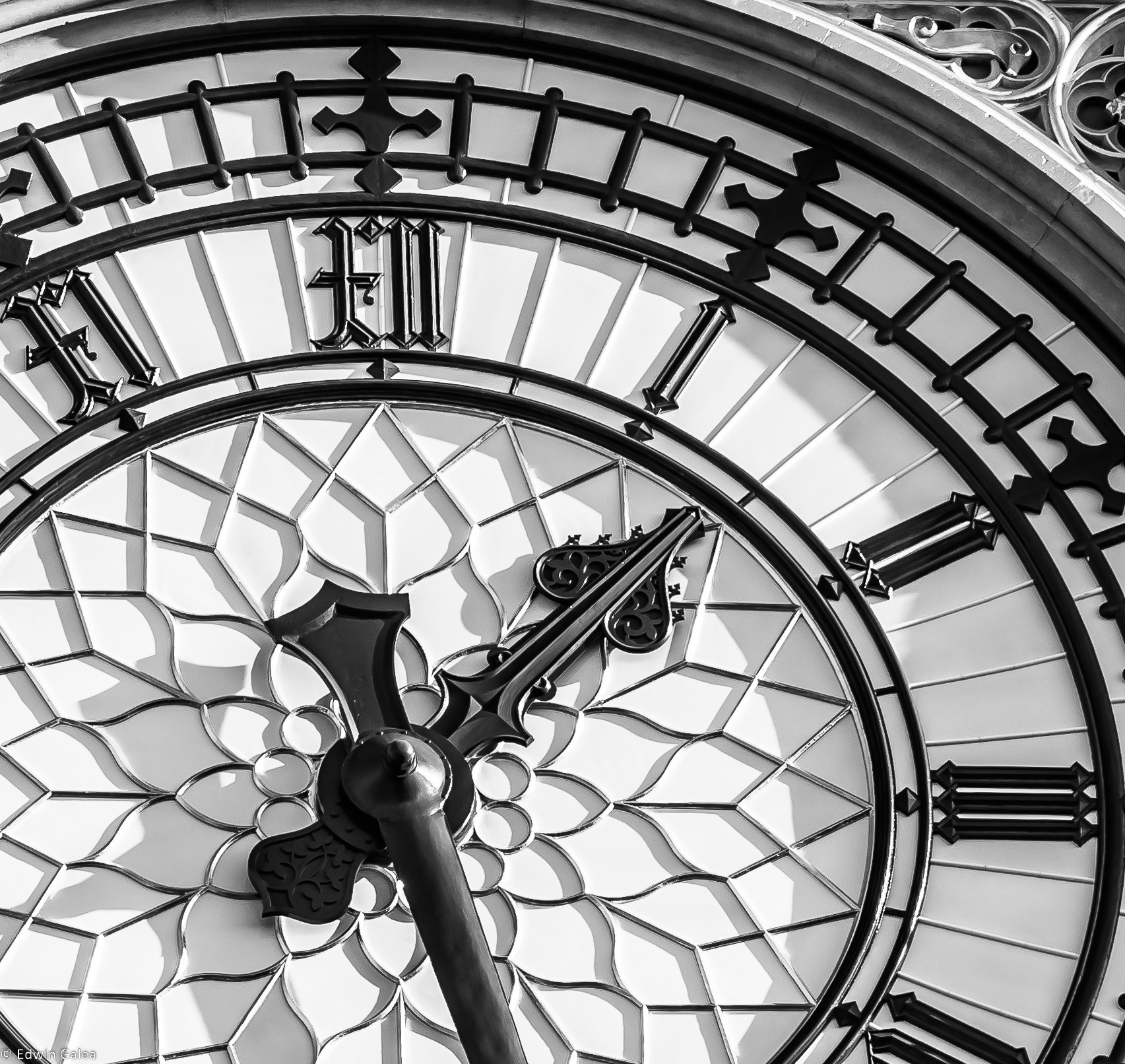 big_ben_clockface_BW_Punch-4.jpg