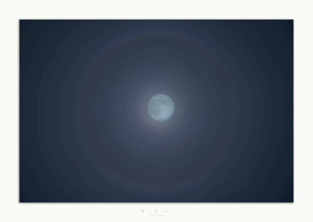 Cold moon halo